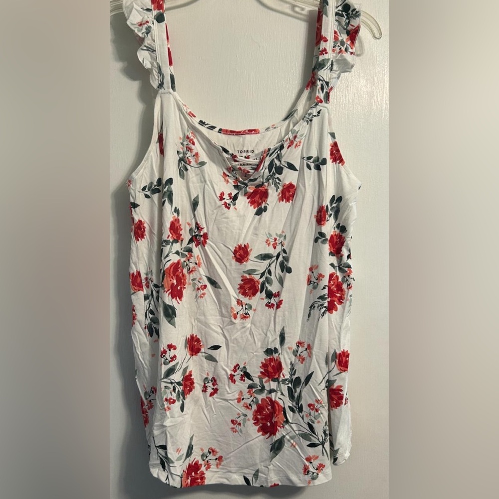 Torrid NWT $36 White and Red Ruffled Ruched Tank Top flowers roses floral new